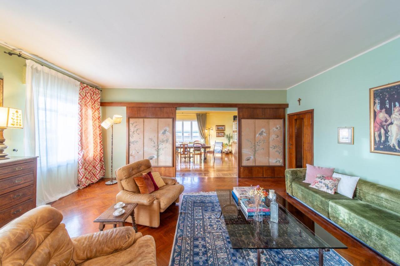 Golden Renaissance Apartment