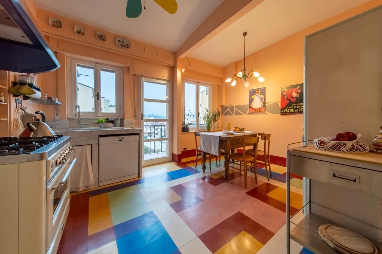 Golden Renaissance Apartment *