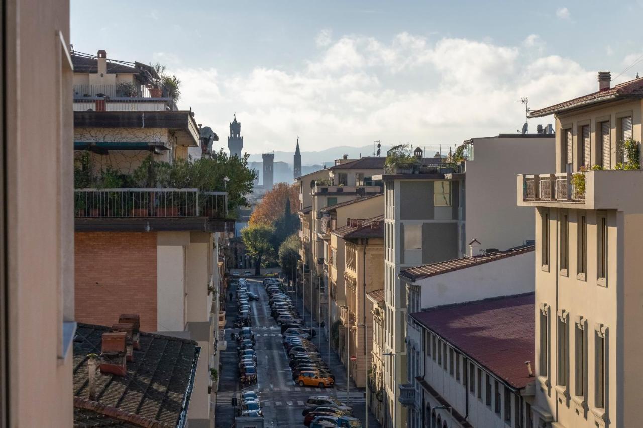 Golden Renaissance Apartment *